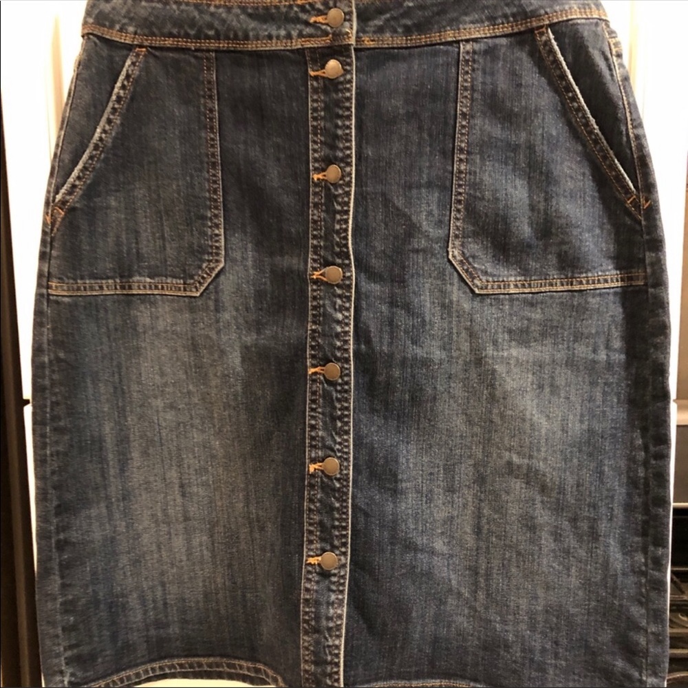 LIZ CLAIBORNE Jean button skirt size 10